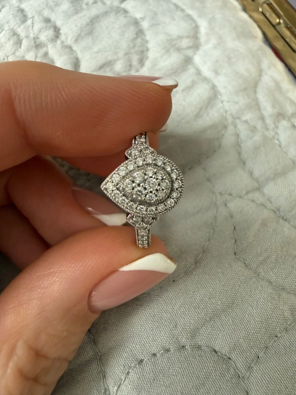 10K Gold Diamond Halo Ring Teardrop Cluster Elegant Ring - Picture 6 of 8